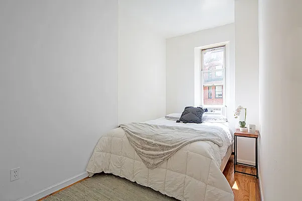 Rented by The Agency | media 7