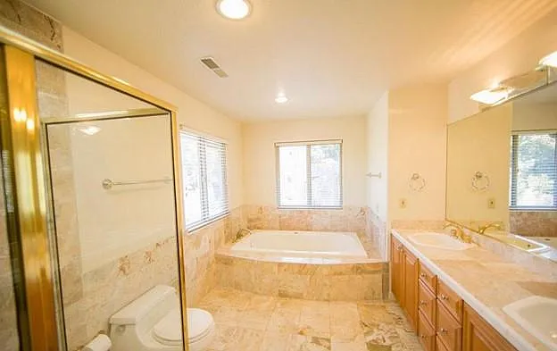 910 Alvarado Rd — Photo 12