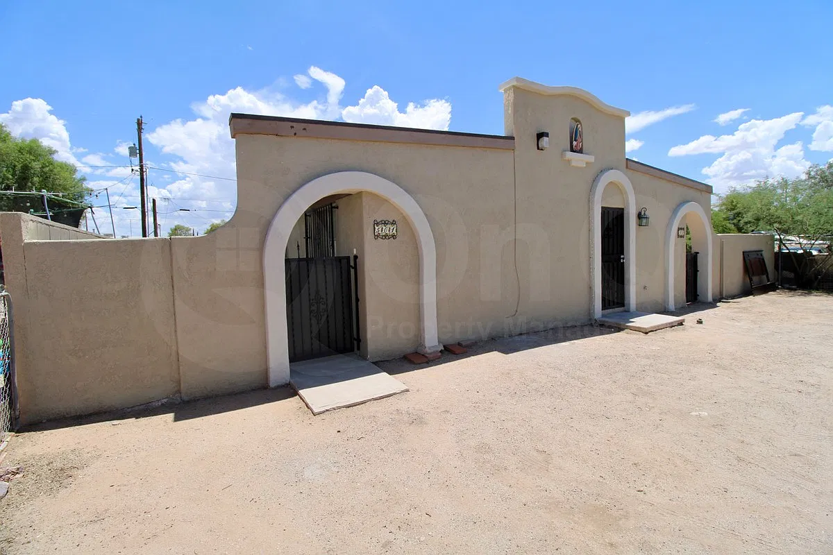 3 bed, 1.0 bath, 970 sqft, $1,399 — Photo 2