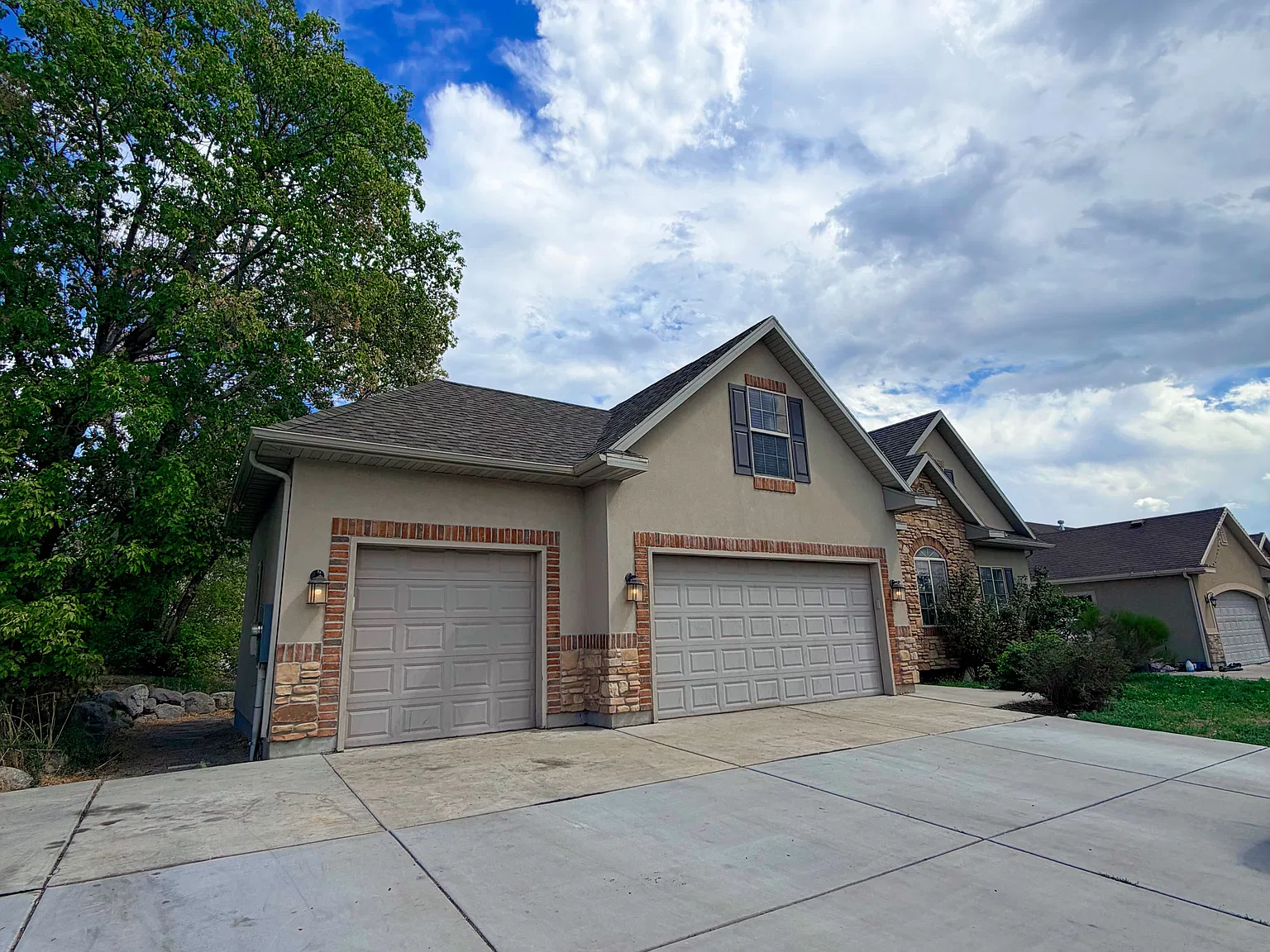 5 bed, 3260 sqft, $3,100 — Photo 2