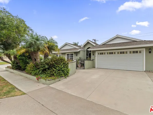 19941 Carmania Ln, Huntington Beach, CA 92646