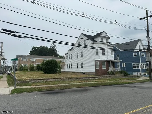 82 Montclair Ave, Paterson City, NJ 07503