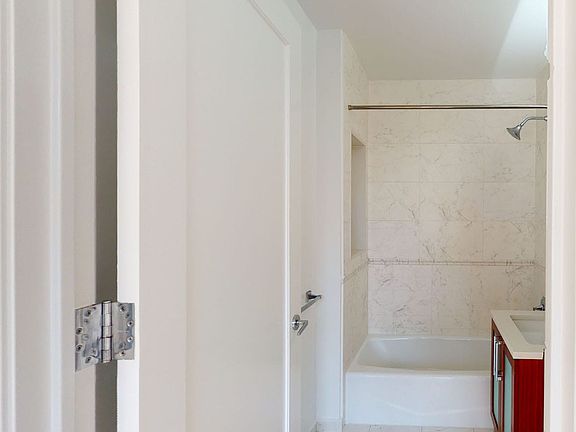 4th image of 775 Columbus Ave APT 6E