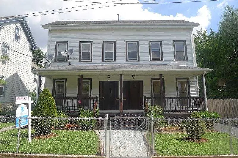 4 bed, 2.5 bath, $4,000 — Photo 1