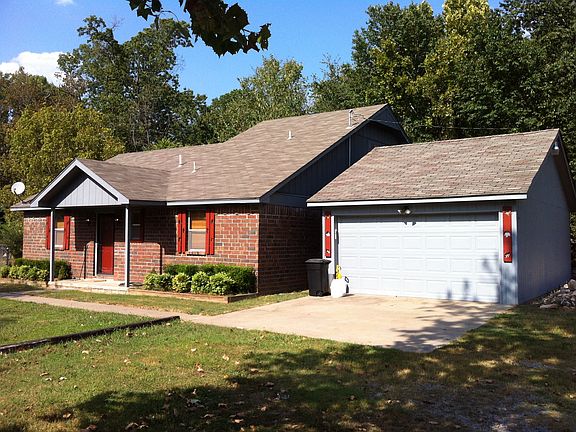 2nd image of 1801 Sycamore Dr