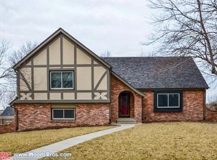 5933 Rolling Hills Blvd, Lincoln, NE 68512