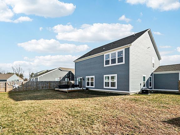 4th image of 35 Manchester Dr