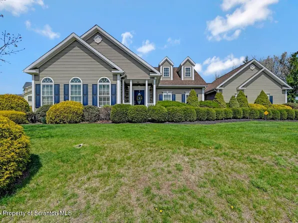 1015 Circle Green Dr #L-25, South Abington Township, PA 18411