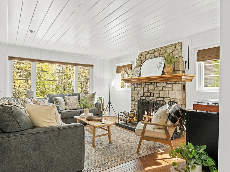 284 Walnut Dr — Photo 5
