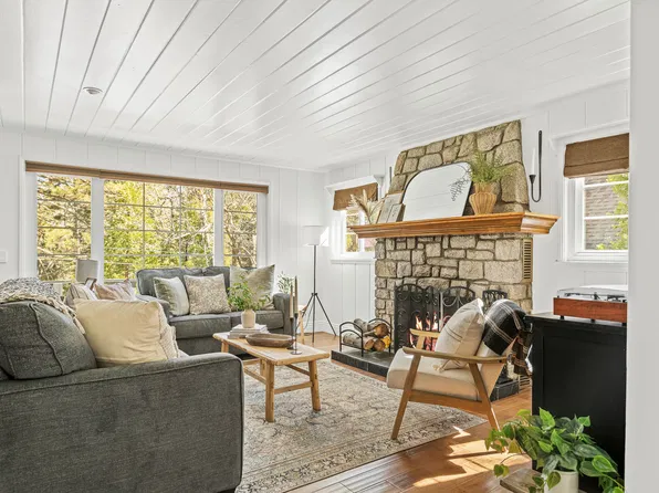 284 Walnut Dr, Lake Arrowhead, CA 92352