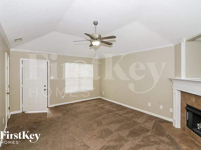 10148 Cross Valley Dr — Photo 2
