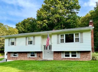 2 Garden Pl, Beacon, NY 12508