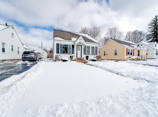 1034 Bennington Dr, Rochester, NY 14616