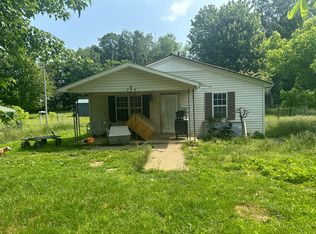 709 Hanging Limb Hwy, Crawford, TN 38554