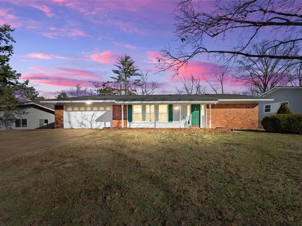 12541 Westport Dr, Saint Louis, MO 63146