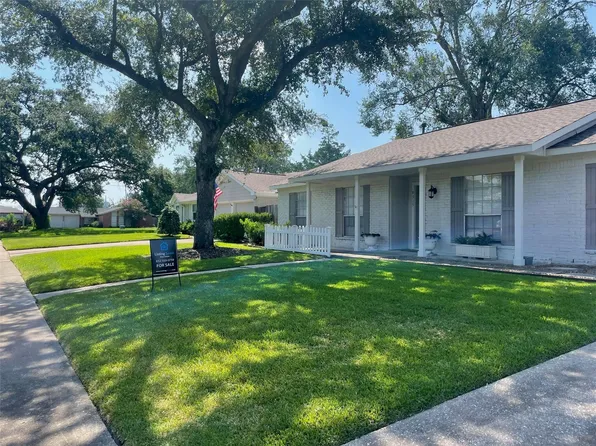 9315 Fairdale Ln, Houston, TX 77063