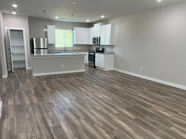 21527 Sir Walter Ln, San Antonio, TX 78256