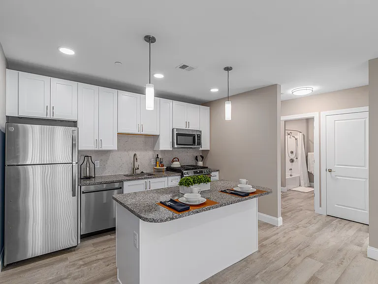 French Park Apartments — Photo 9