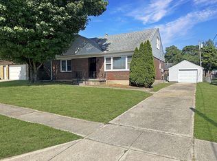 1720 Shelby Dr, Springfield, OH 45504