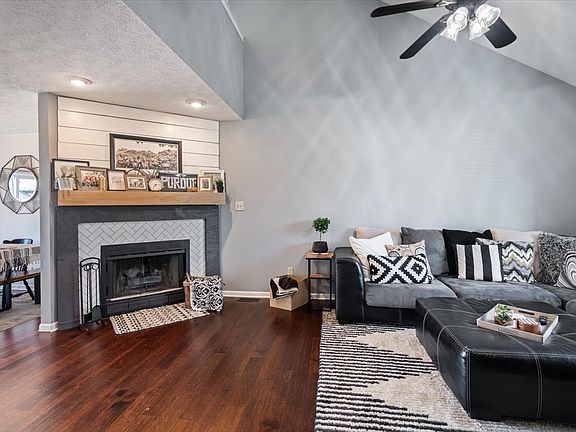 5th image of 7782 Park North Ct