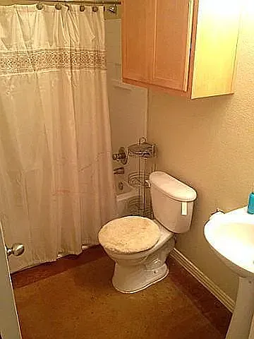 4 bed, 2154 sqft, $2,650 — Photo 3
