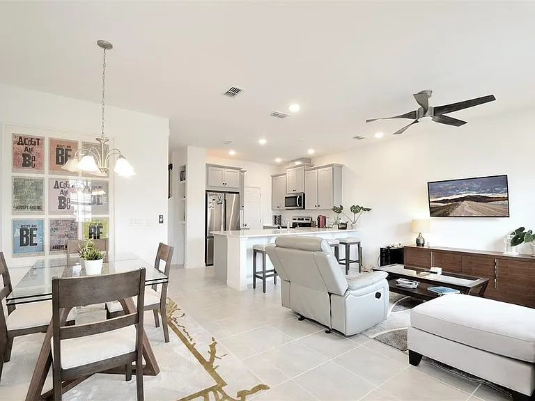 2331 Garden Belle Dr — Photo 3