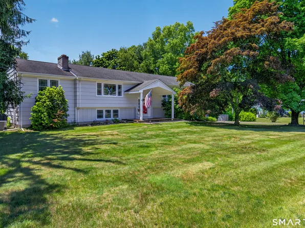 16 Williamsburg Drive, Orange, CT 06477