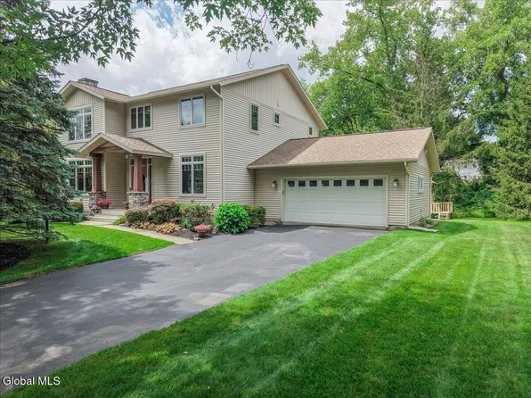 3 Proctor Court, Loudonville, NY 12211