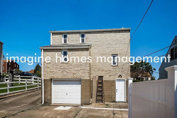 3202 Hazelhurst Ave — Photo 9