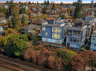 5527 34th Ave NW, Seattle, WA 98107