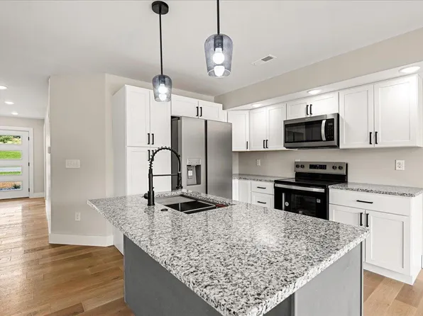 143 Crooked Creek Dr, London, KY 40744