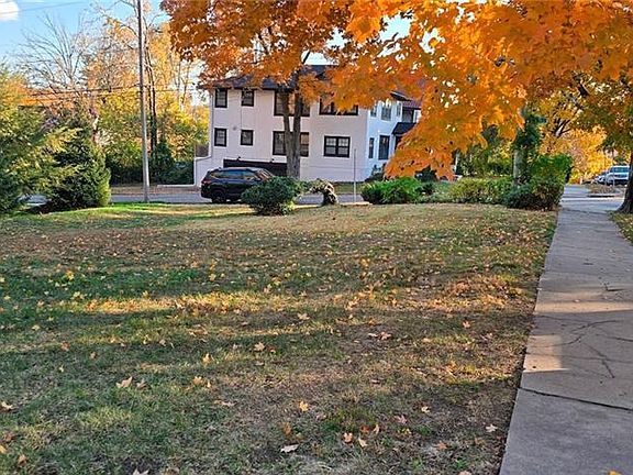 3rd image of 1118 W 48th St