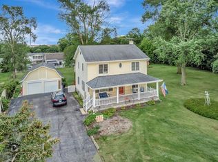 4S069 Barclay Ave, Naperville, IL 60563