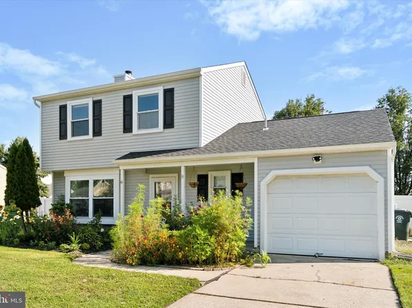 6 Shenandoah Dr, Voorhees, NJ 08043
