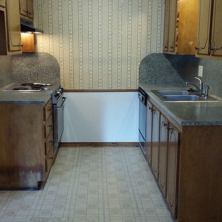 1st image of 1718 Clearwood Dr #1718
