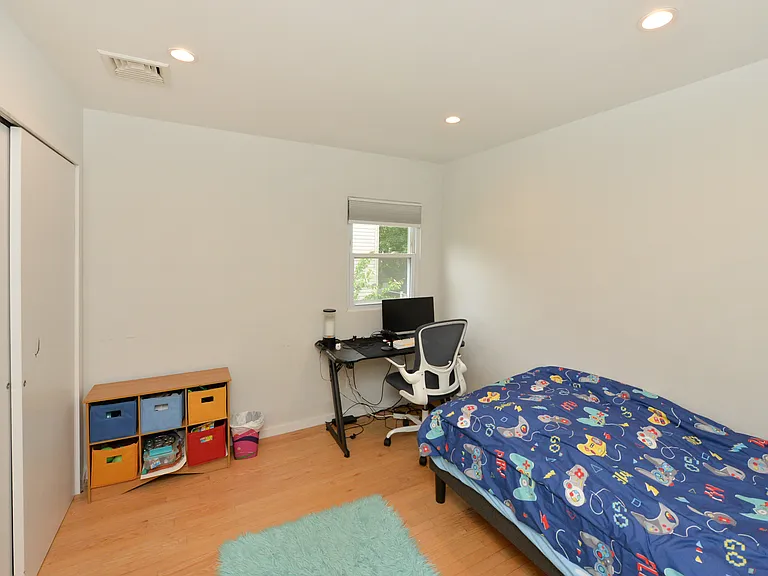38-55 Van Riper Pl — Photo 9