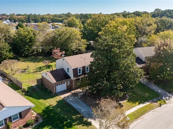 2205 Trant Lake Dr, Virginia Beach, VA 23454