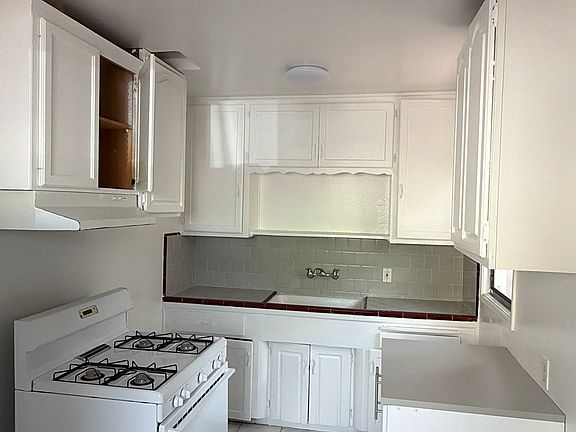 3rd image of 4444 48th St #4444