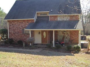 1255 Davis Rd, Camden, TN 38320