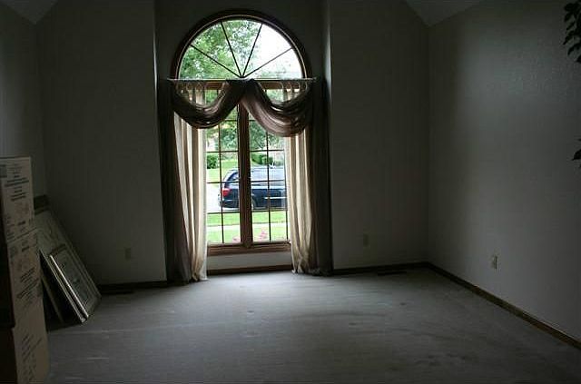 2nd image of 465 Georgetown Dr
