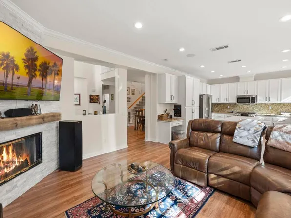 3033 Rancho La Presa, Carlsbad, CA 92009