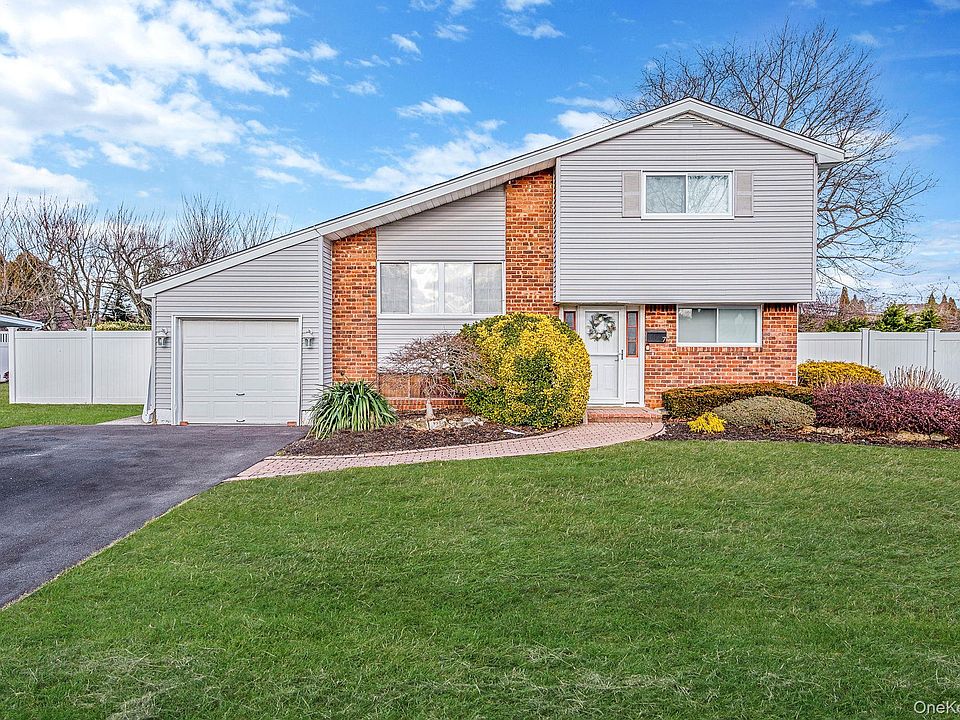 1st image of 7 Seneca Drive