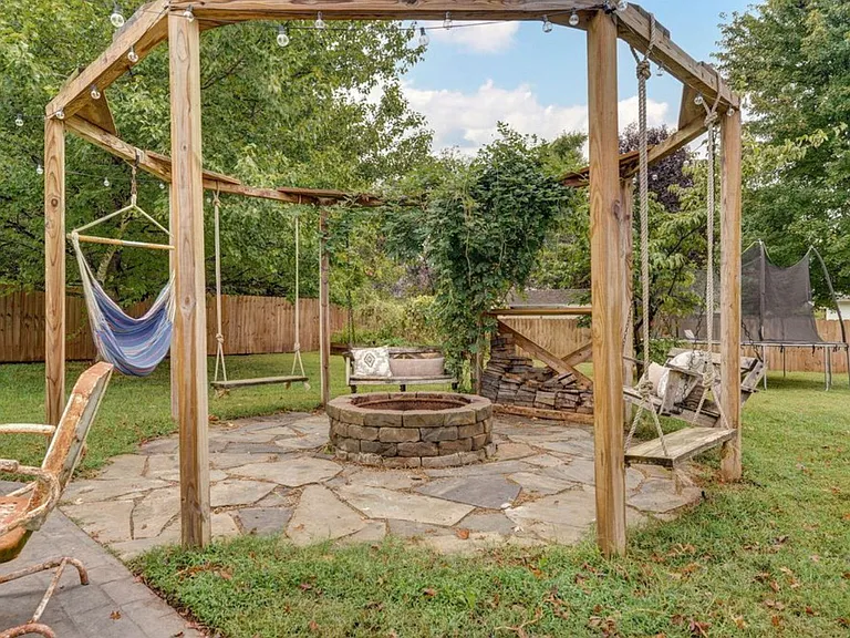 830 E Rachael Dr — Photo 15