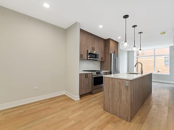 2nd image of 3208 N Southport Ave #206