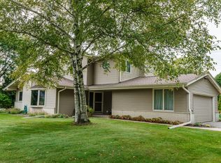 357 Vista View Dr, Cedarburg, WI 53012