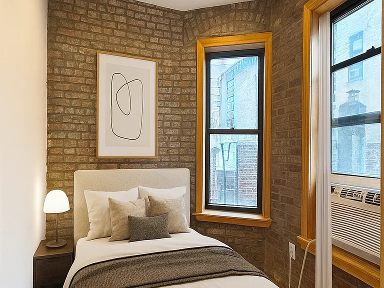 33 Henry St #4 — Photo 5