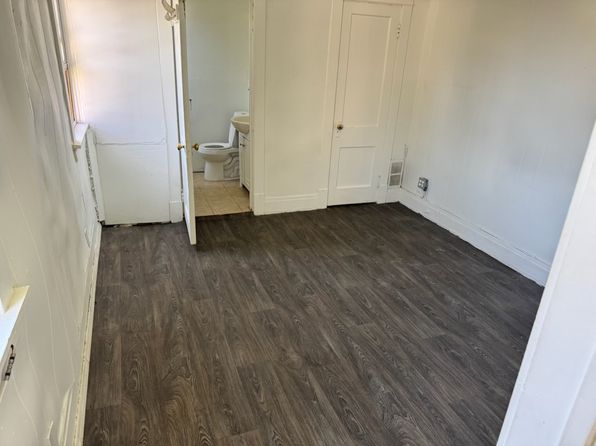 3223 Main St #1