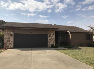 1919 Carl Ct, Decatur, IL 62526