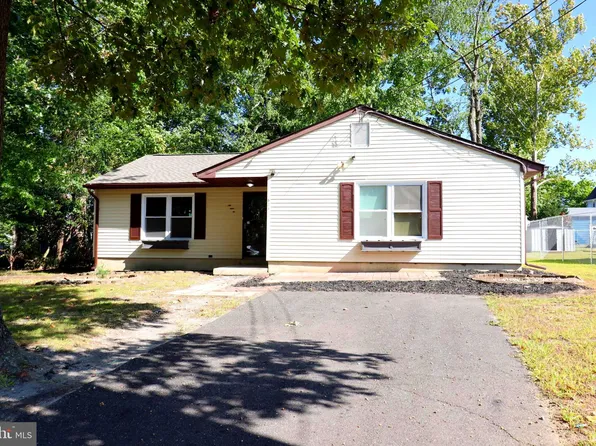 821 Walnut Ave, Lindenwold, NJ 08021