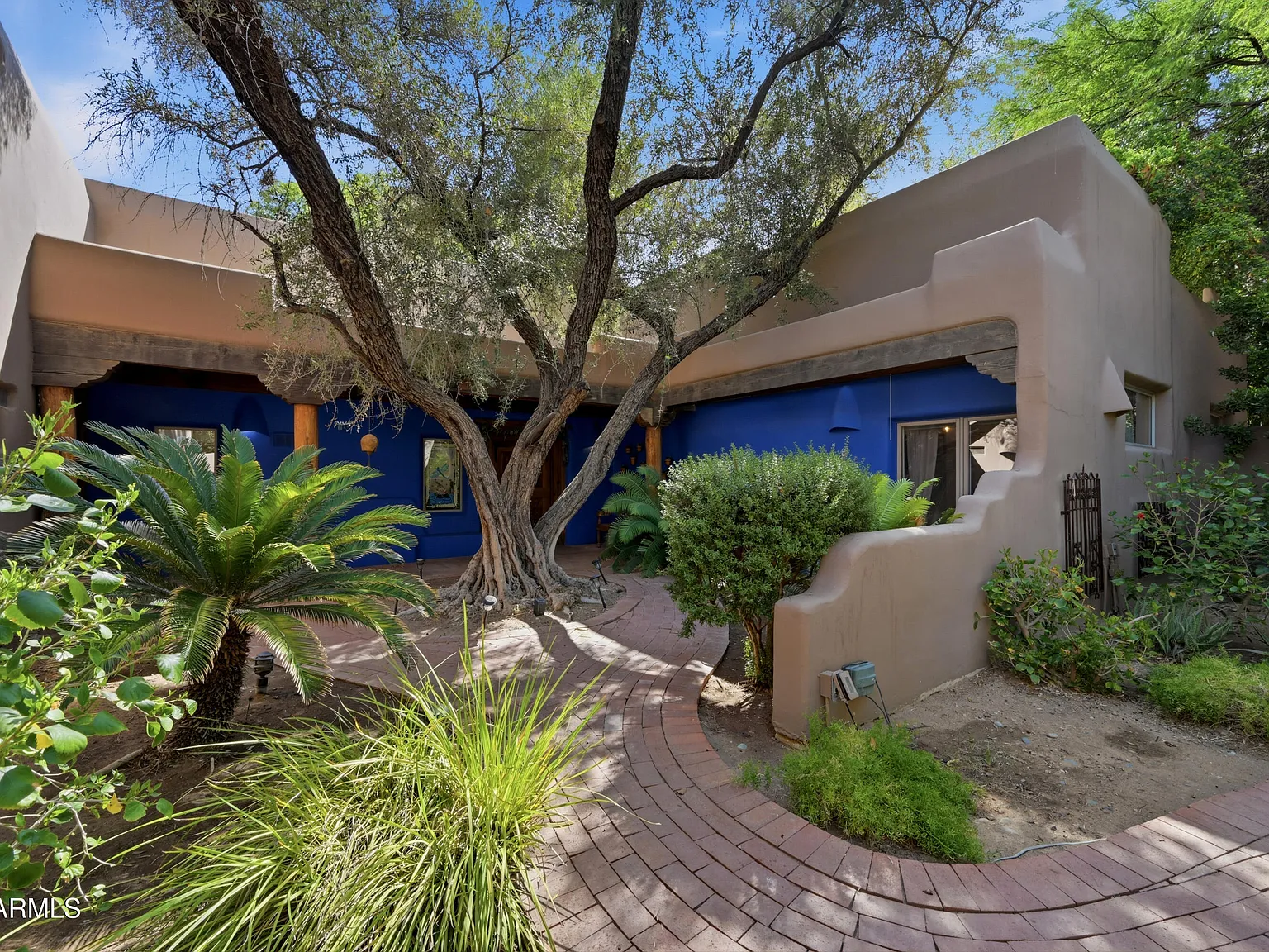 5 bed, 3.5 bath, 5244 sqft, $12,000 — Photo 3